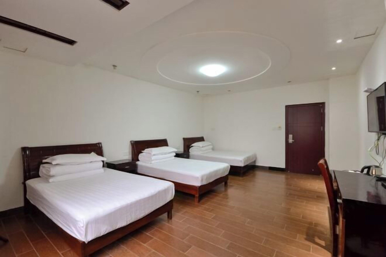 Bedroom 5, Taishan Hotel, Jiujiang