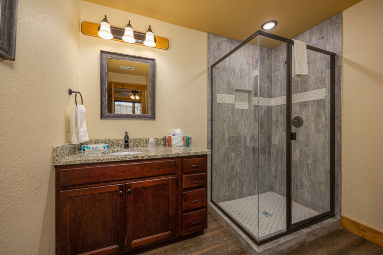 Bathroom 3, Serenity Peak, Sevier