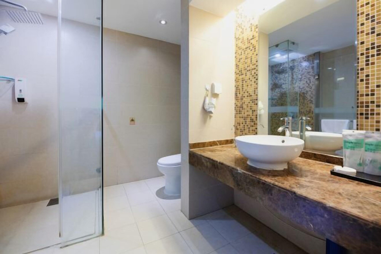 Bathroom 4, Yinquan Hotel, Shijiazhuang
