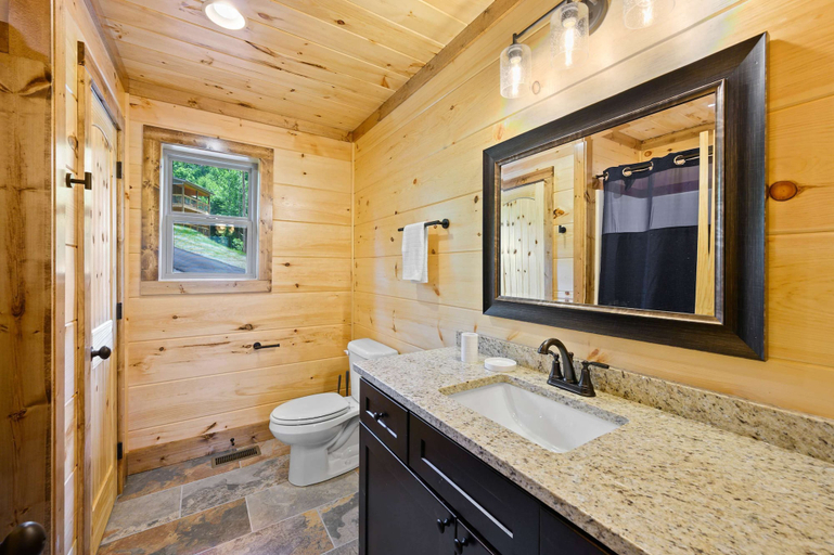 Room 5, Stunning 4 King Suites Hot Tub Views Gamerm, Sevier