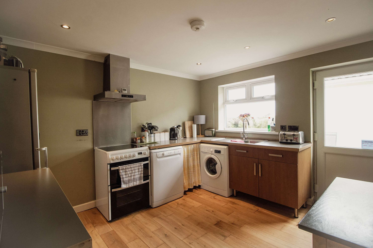 Room 4, Spacious Home Near Porthtowan Beach, Cornwall