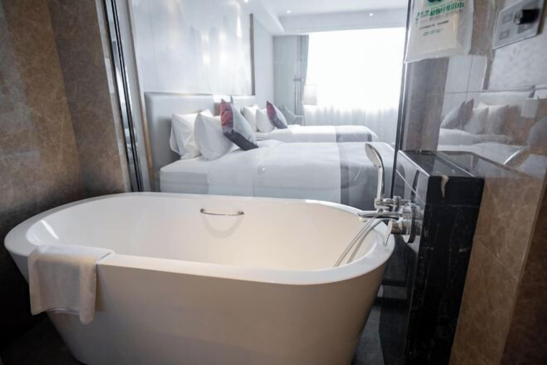 Bathroom 3, Ruixiang Hotel, Zigong