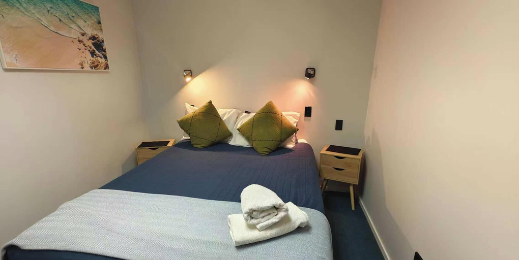 Bedroom 2, Chanel Court Motel, Masterton