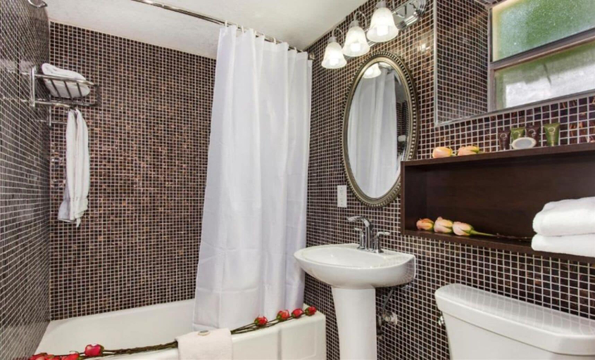 Bathroom 5, Ocean Beach Palace Hotel and Suites, Broward