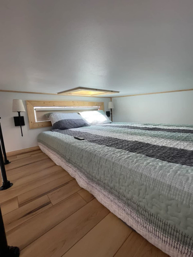 Room 5, Mountain Top Tiny House by Beyond Expectations, Sevier