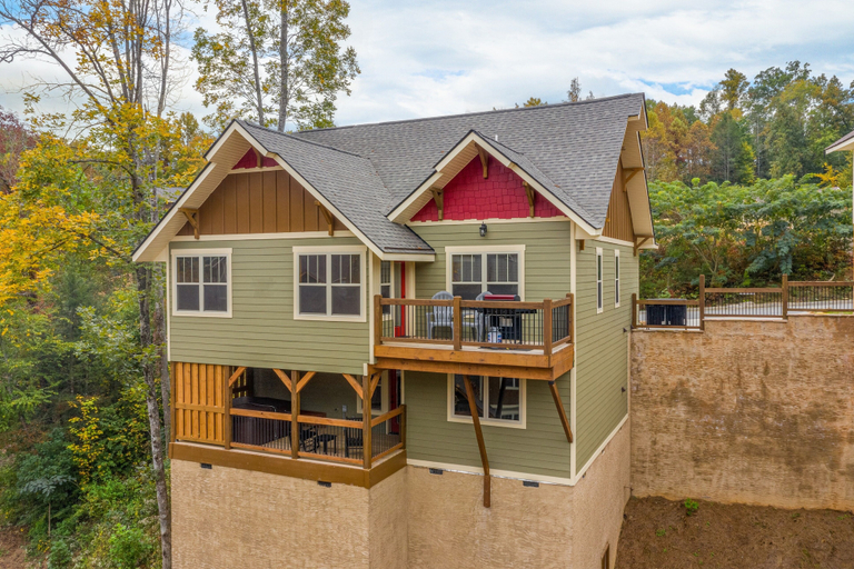 Exterior & Views 1, Moonshine Manor, Sevier