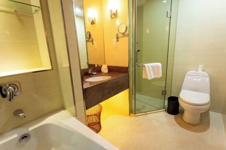 Bathroom 5, Guoyuan Hotel, Taizhou