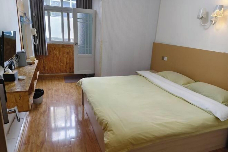 Bedroom 5, Xi Chang Blooming Azalea Hostel, Liangshan Yi