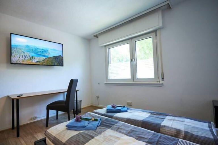 Bedroom 4, Großzügiges Apartment Nahe Frankfurt, Offenbach