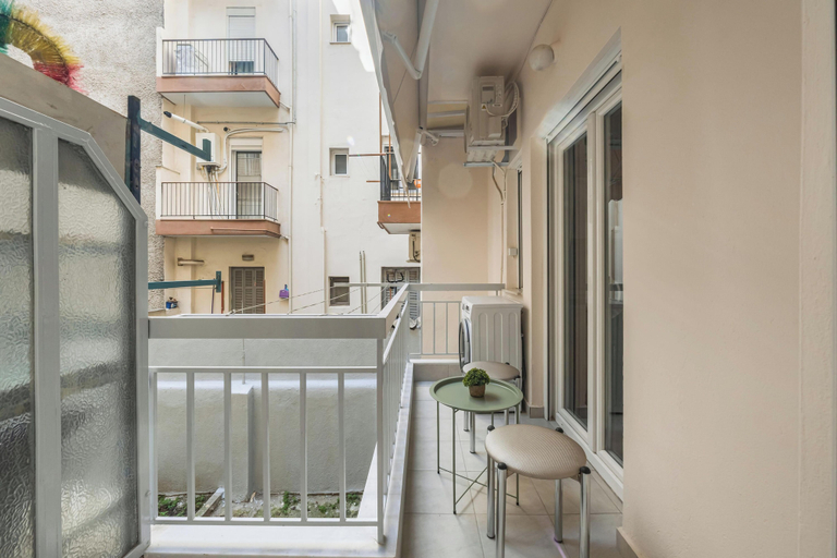 Room 2, Modern Urban Escape in Harilaou Thessaloniki, Central Macedonia