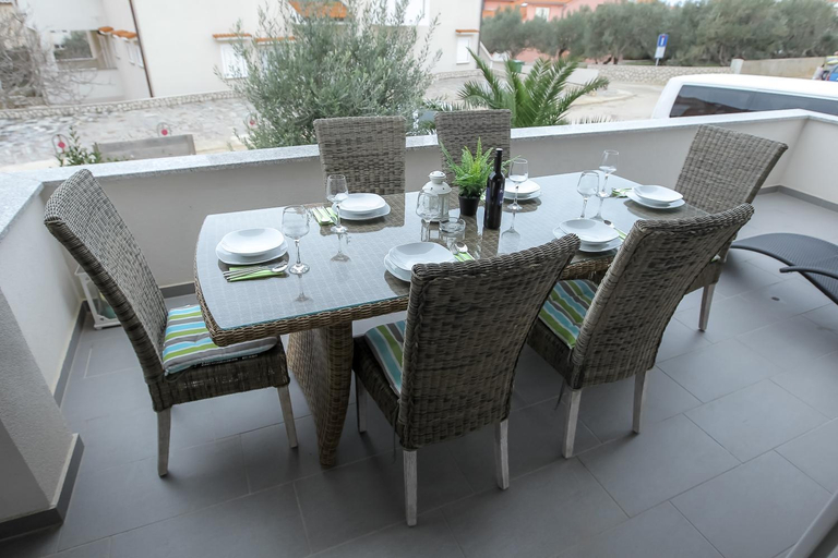Food & Drinks, Apartments Tomana, Novalja