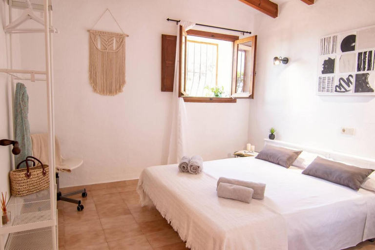 Bedroom 2, Finca Tossalet. Piscina privada y barbacoa, Alicante