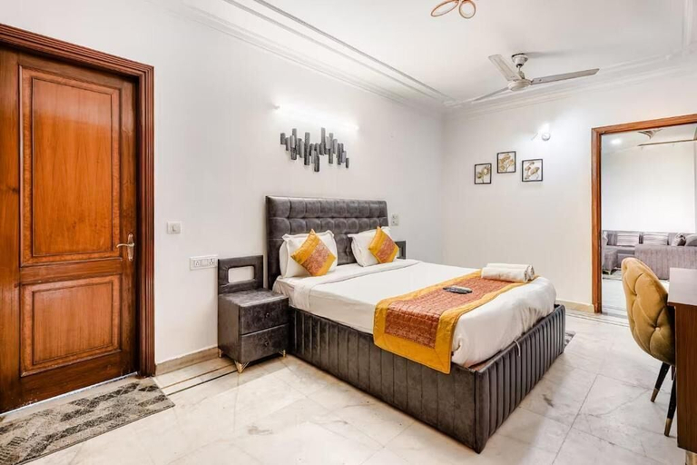 Room 5, Fortune Home Service Apartment 1BHK E-30, Delhi