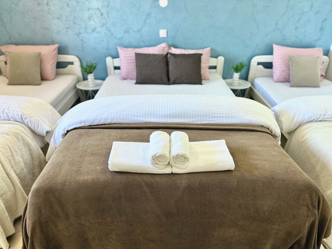 Room 5, Zaliv Apartments