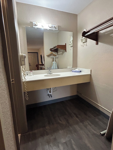 Bathroom 3, Lodge Inn Extended Stay, Wayne