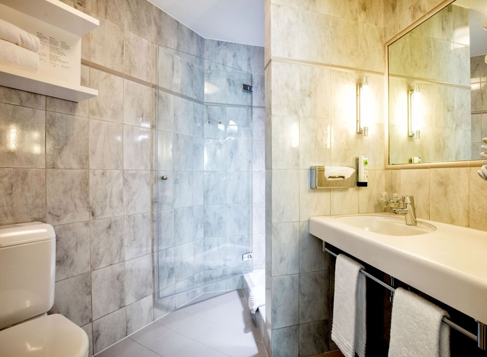 Bathroom 3, Hotel Oberland