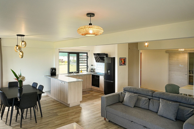 Interior 2, Fare Taravao