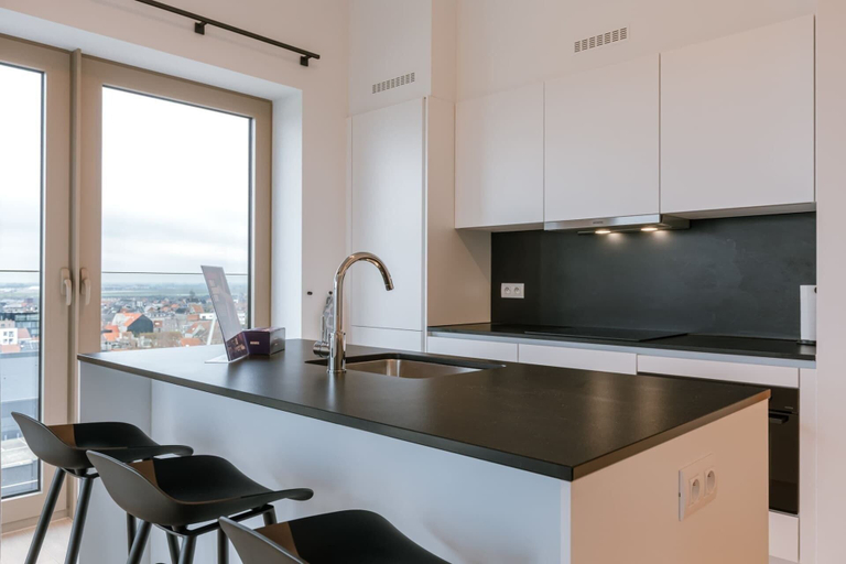 Room 4, Near the Beach 2 Bedrooms 2 Bathrooms Terrace, West-Vlaanderen