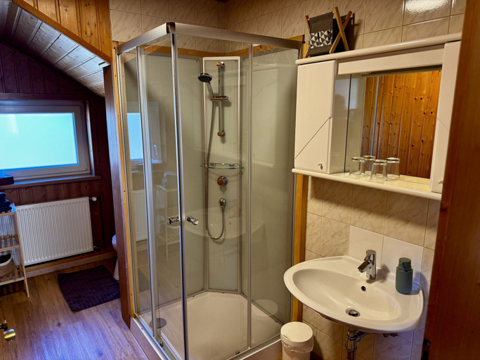 Bathroom 4, Heli's Holiday Suites, Liezen
