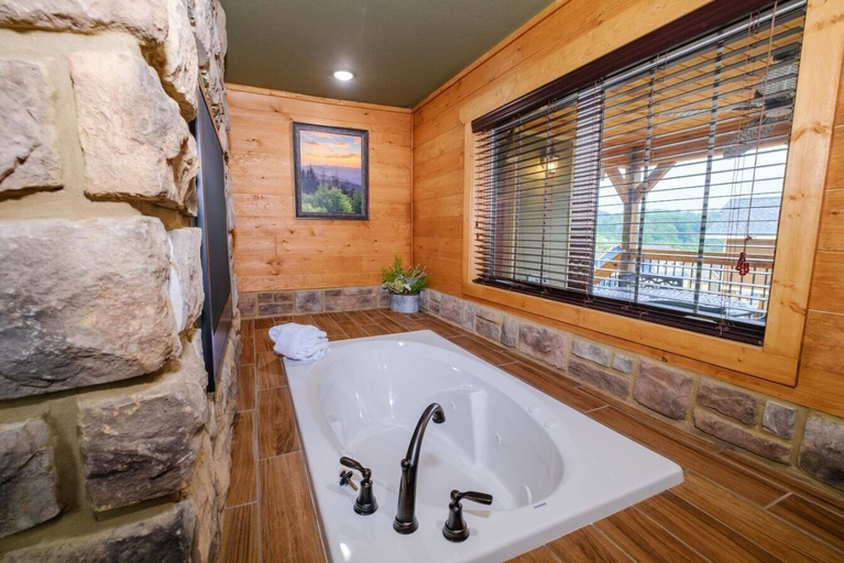 Bathroom 3, Heaps O'fun, Sevier