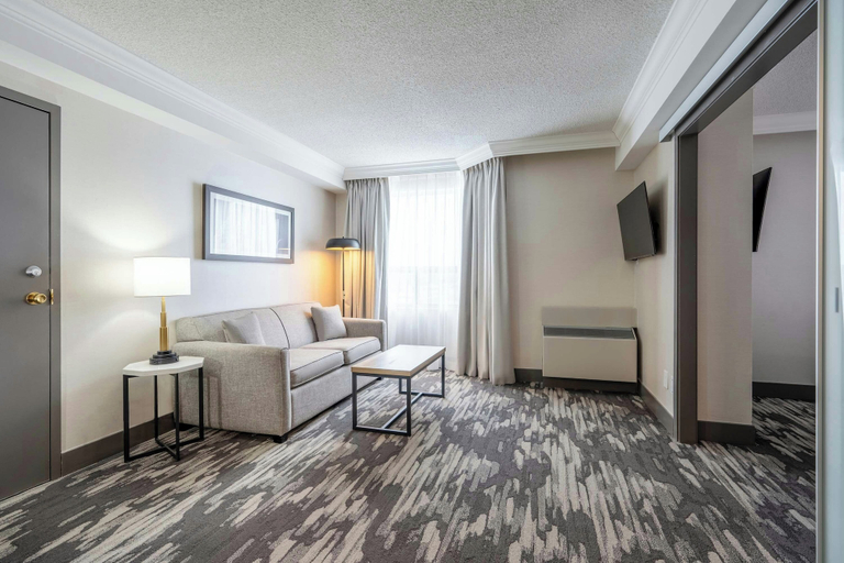 Bedroom 3, Sandman Signature Mississauga Hotel, Peel