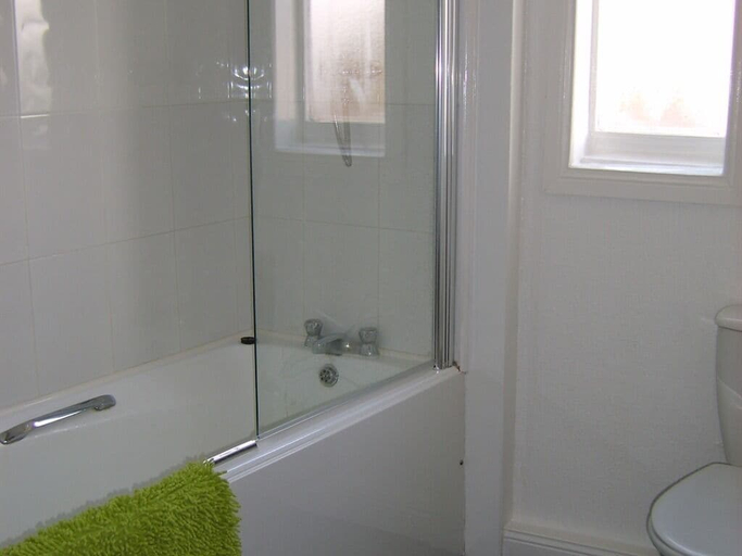 Bathroom 3, Trinity Guest House, Hartlepool