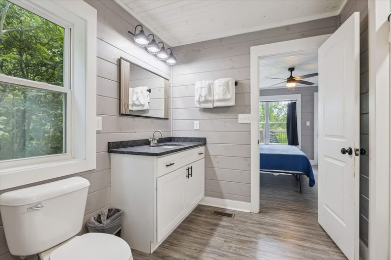 Room 5, Mountain View Beauty by Beyond Expectations, Sevier