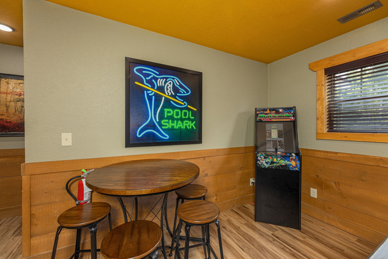 Food & Drinks, Altitude Adjustment, Sevier
