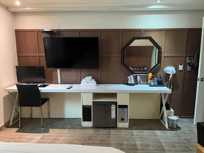 Room 4, Sixty Motel, Songpa