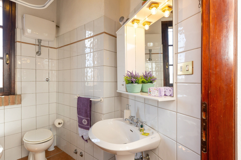 Bathroom 3, Belvilla by Oyo Casa Sassetta, Ancona