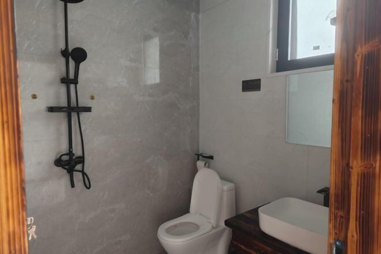 Bathroom 5, Jinjiawan Guesthouse, Yichun