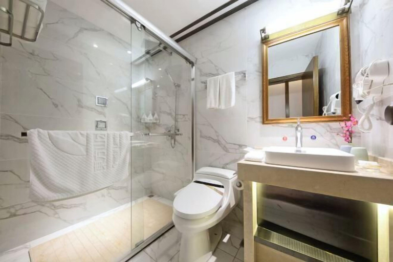 Bathroom 4, Oriental Landscape Holiday Hotel, Chongqing