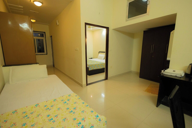 Room 5, 11 Flowers, Mathura
