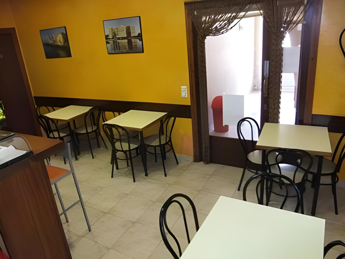 Food & Drinks 2, Pensio L'Estada, Girona