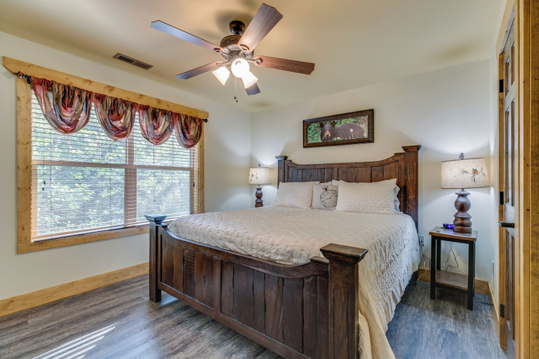 Bedroom 2, Marco Polo, Sevier