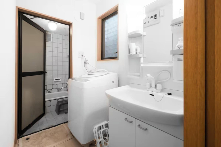 Bathroom 3, AND STAY Honmachi 5-chome, Shibuya