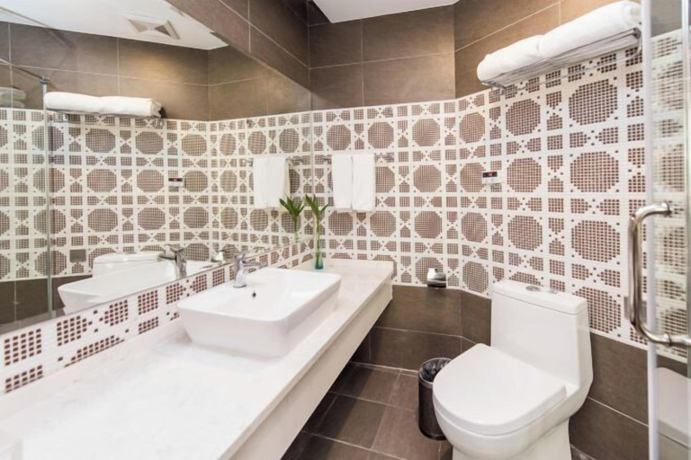 Bathroom 4, Longtanwan Hostel, Fuzhou