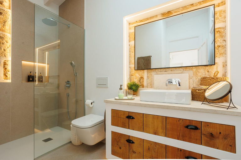 Bathroom 4, Veles Dos, villa con piscina frente al mar, Baleares