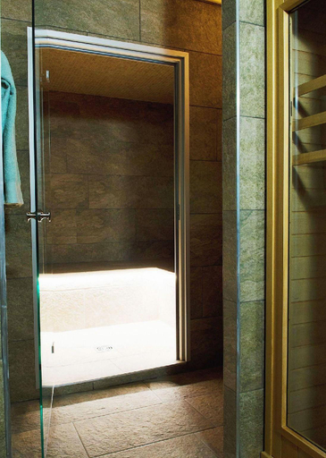Bathroom 5, In Situ, Hérault