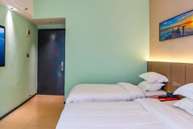 Bedroom 3, Changhong Business Hotel, Yangjiang