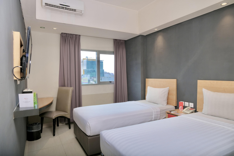 bedroom 13