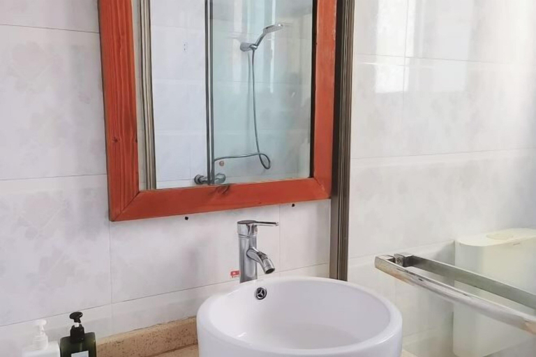 Bathroom 3, Lang Shan Dao Tian Min Su, Shaoyang