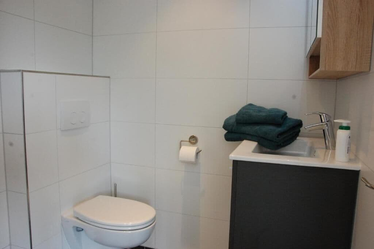 Bathroom 2, Central-Day Inn, Enschede