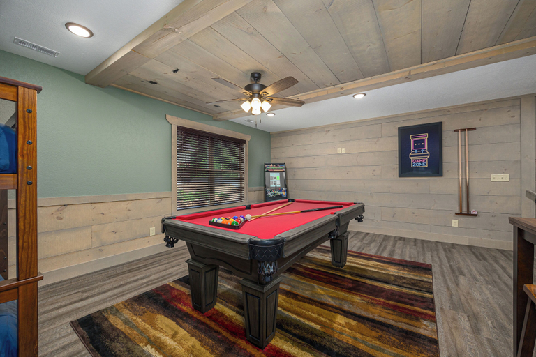 Others 5, Smoky Pines Chalet, Sevier