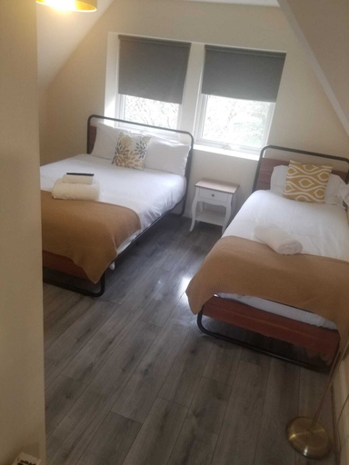 Bedroom 2, 30 Beckenham Studios, London