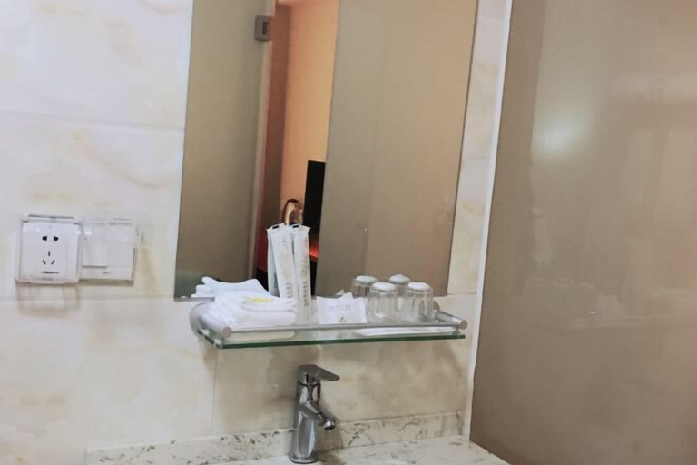 Bathroom, Junlong Holiday Hotel, Bijie