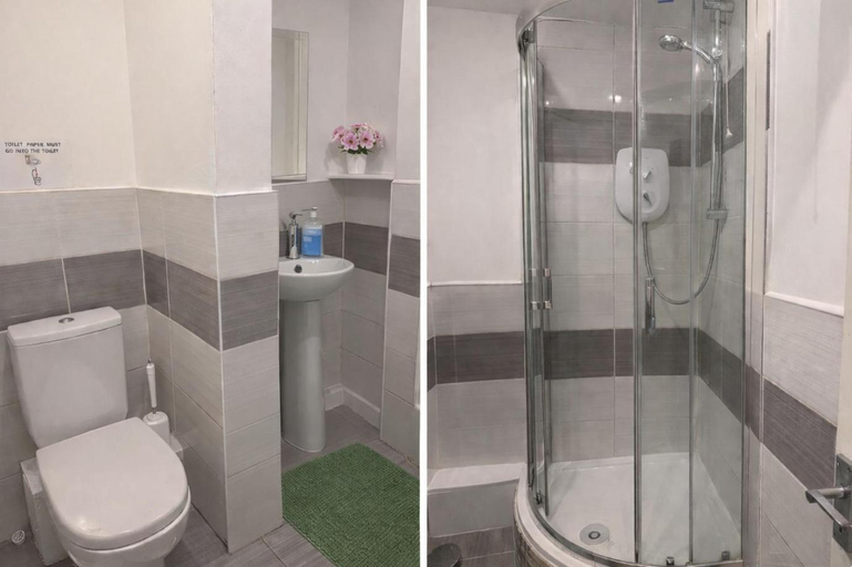 Bathroom, Douglas's House, Dublin