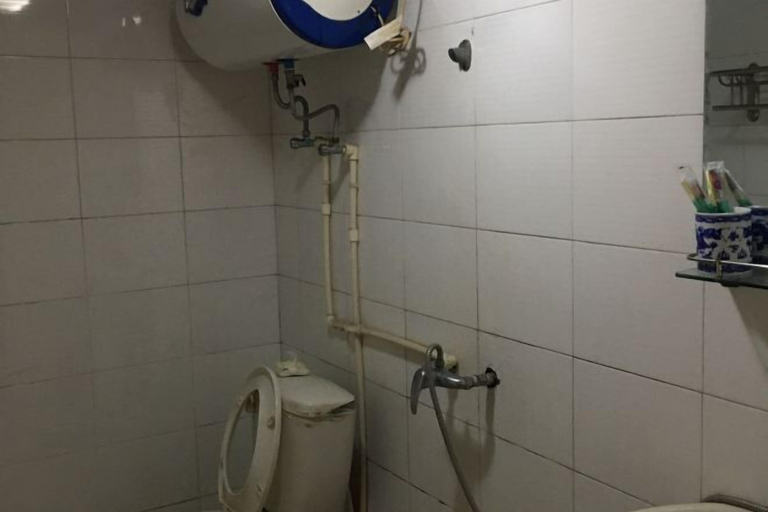 Bathroom 3, Wan Fu Hostel, Suzhou