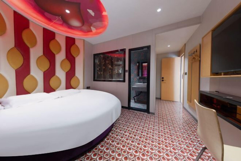 Bedroom 3, Shanghai Comet Hotel, Shanghai