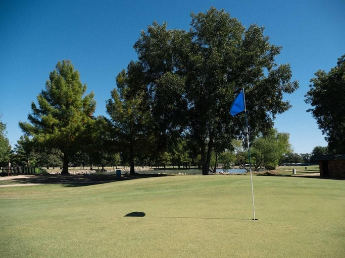 Golf 2, Burnham's Lodging, San Saba